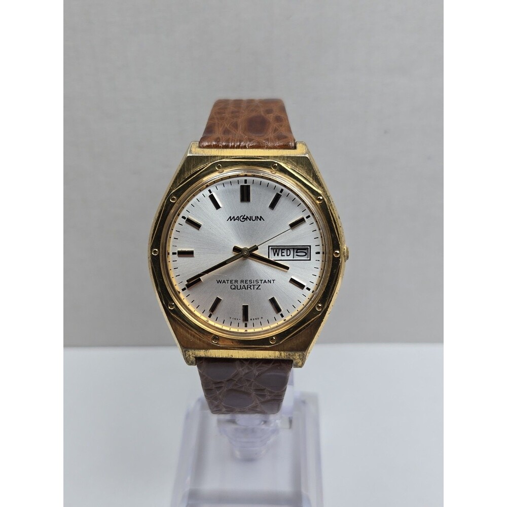 Vintage Magnum Mens Quartz Day Date Gold Tone 37mm Retro Watch New Battery